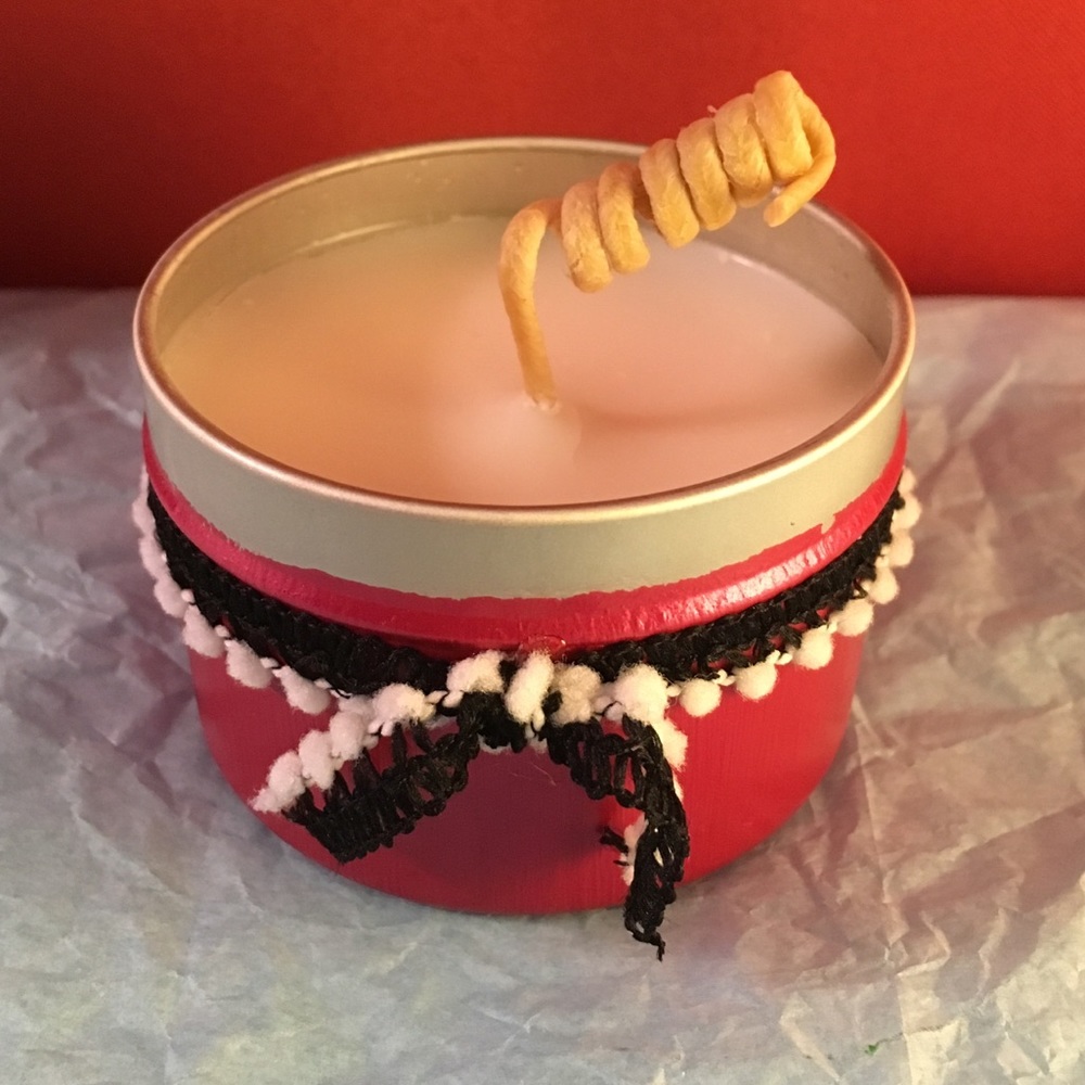 “Romantic Novel” 100% ORGANIC HANDPOURED CANDLE